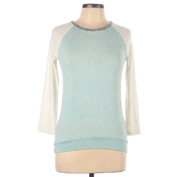 Old Navy Tops - Old Navy soft long sleeve pull over baseball style shirt large